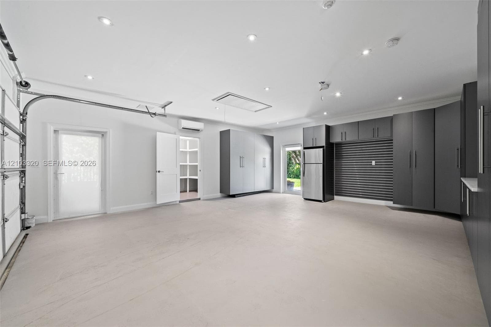 420 Rovino Ave photo 51