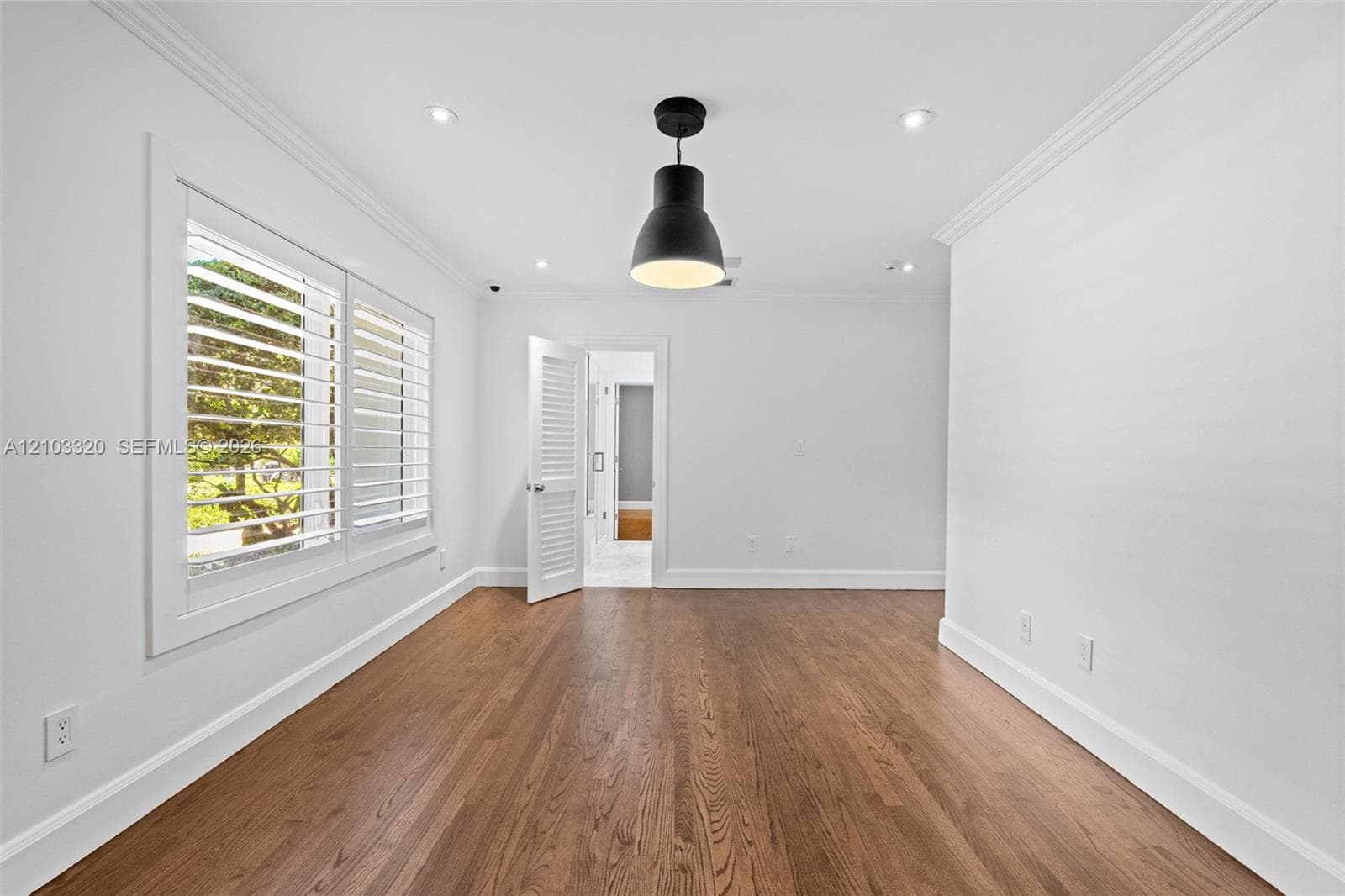 420 Rovino Ave photo 37