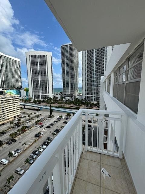 PLAZA TOWERS SOUTH CONDO · #PH1 in Hallandale Beach - Photo 8