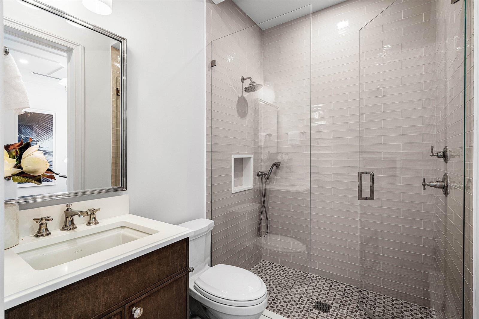 Den Bathroom 2