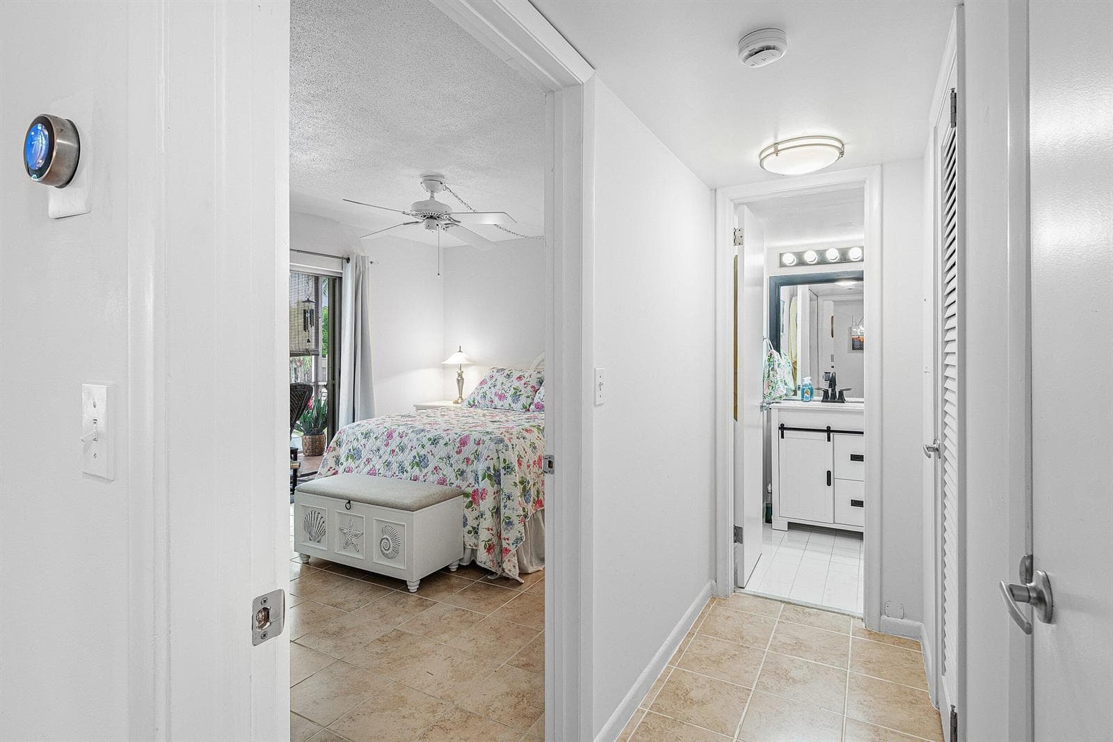 Bedroom/Bathroom Hallway
