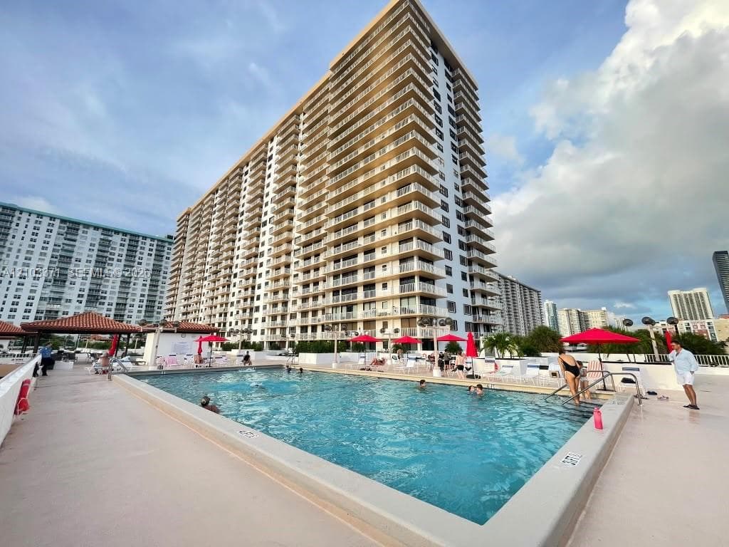 WINSTON TOWERS 700 CONDO · #1118 in Sunny Isles Beach - Photo 32