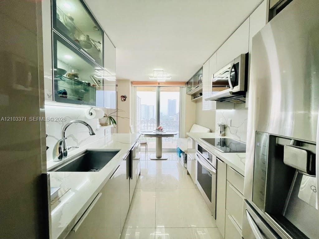 WINSTON TOWERS 700 CONDO · #1118 in Sunny Isles Beach - Photo 9