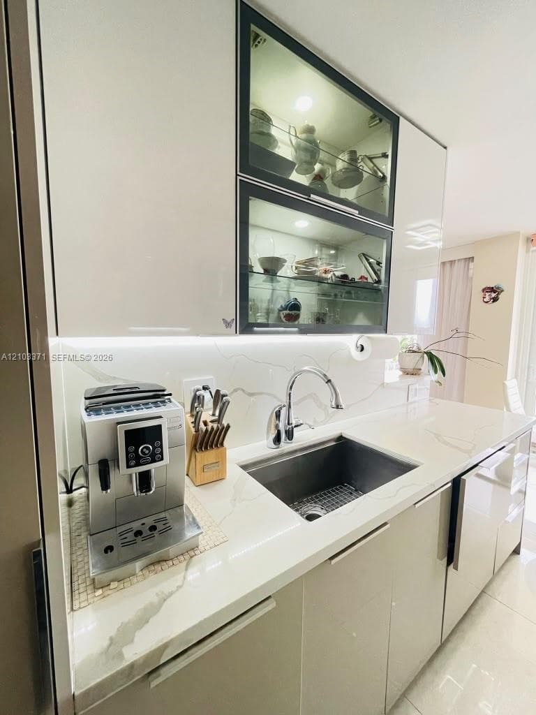 WINSTON TOWERS 700 CONDO · #1118 in Sunny Isles Beach - Photo 10