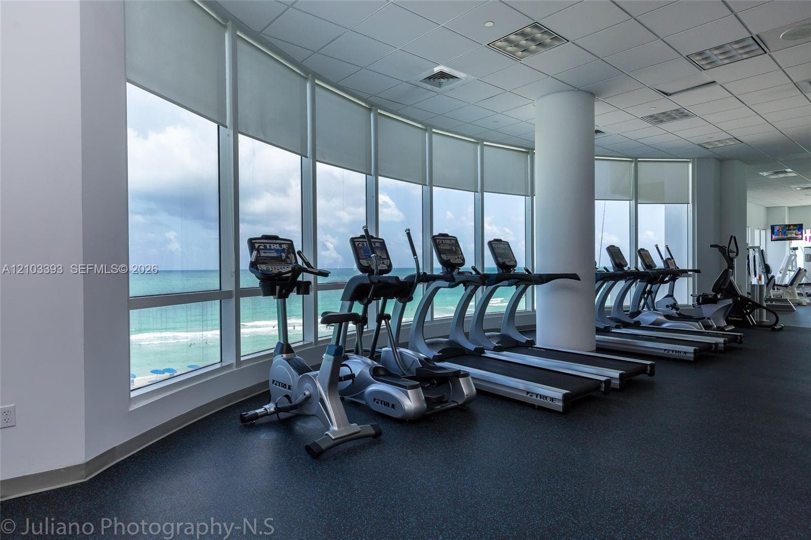 Akoya · #1809 in Miami Beach - Photo 28