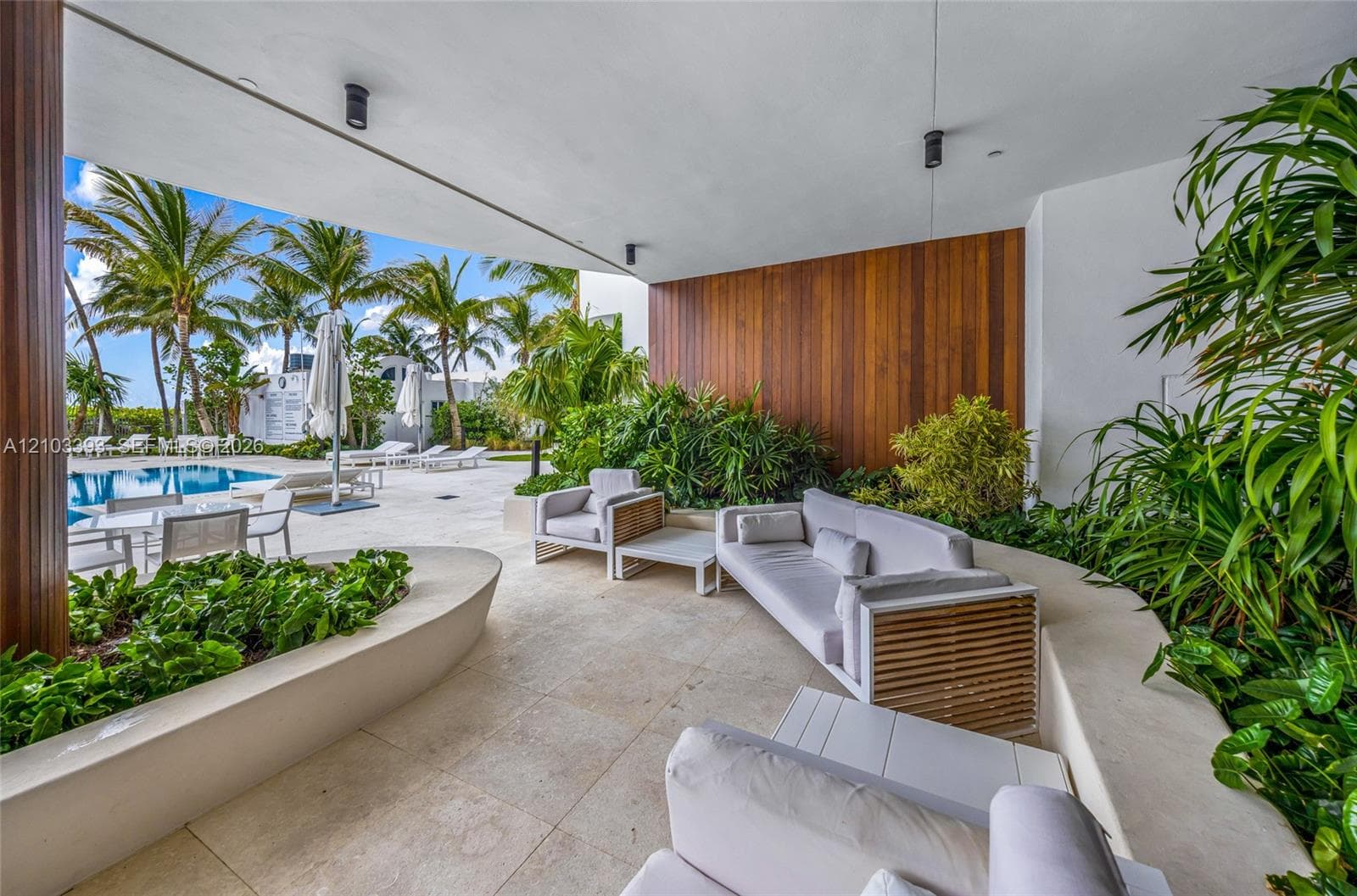 Akoya · #1809 in Miami Beach - Photo 24
