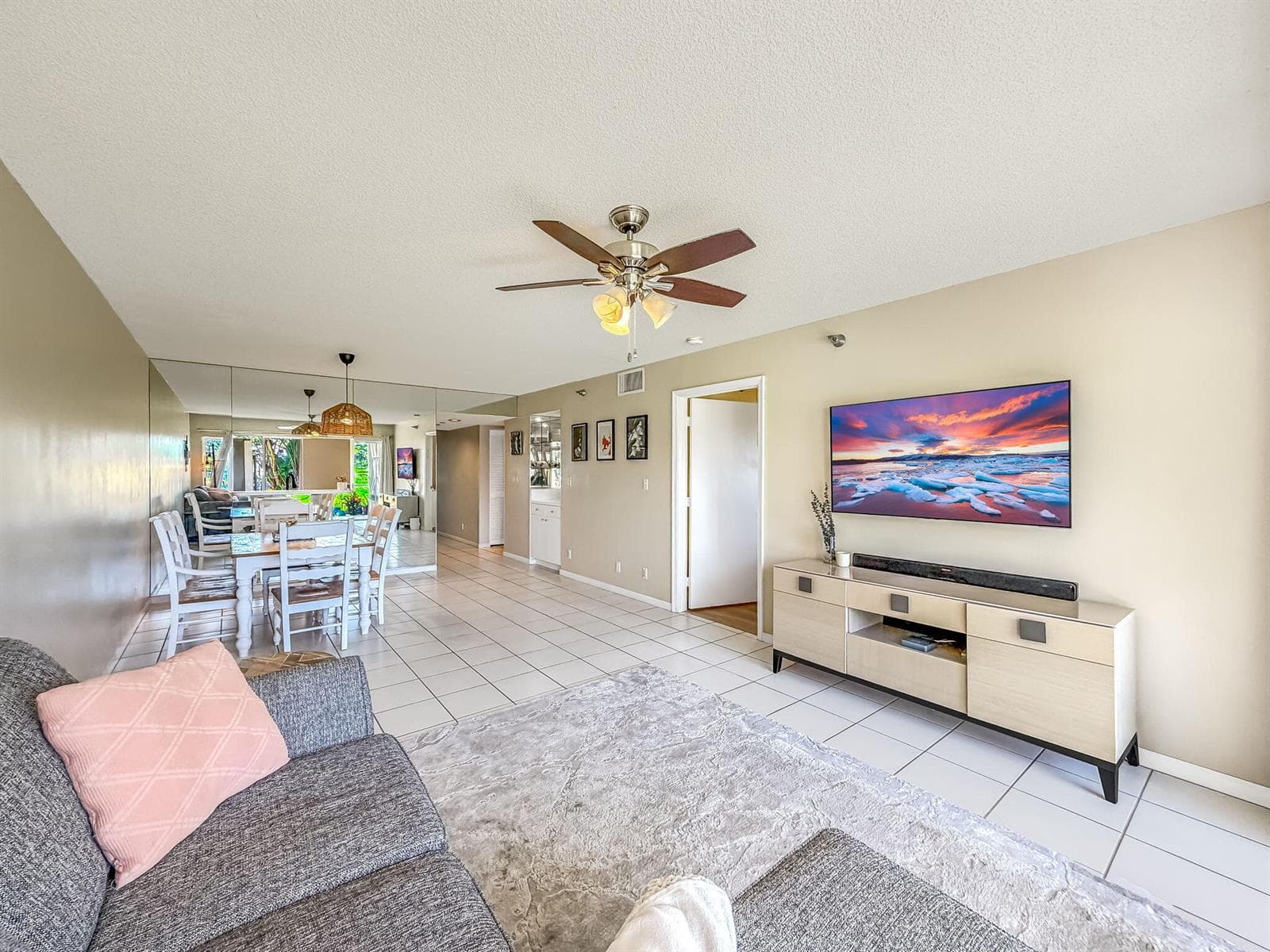 45-web-or-mls-JOY_055530