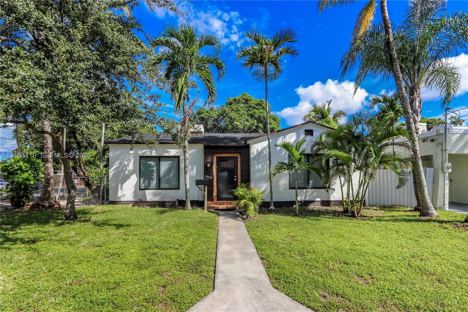 3095 NW 3rd St photo 2