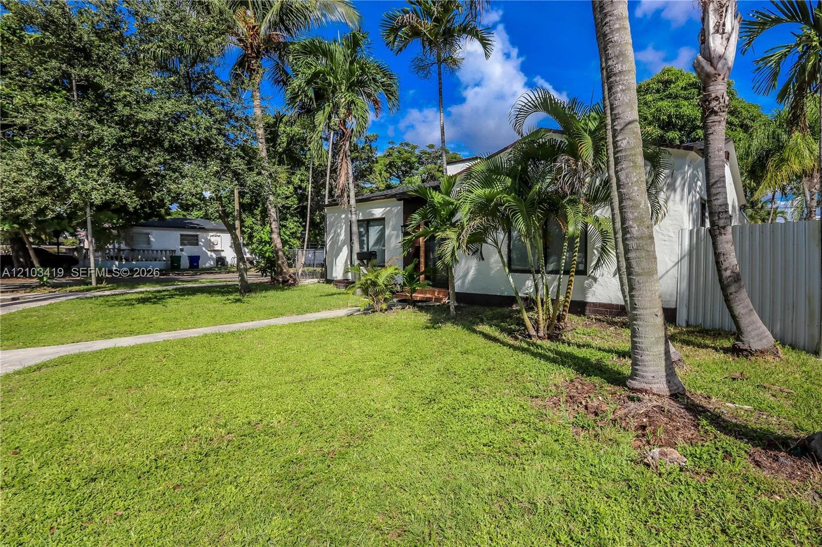 3095 NW 3rd St photo 3