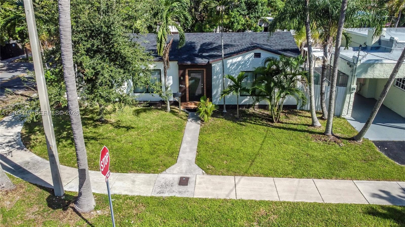 3095 NW 3rd St photo 4