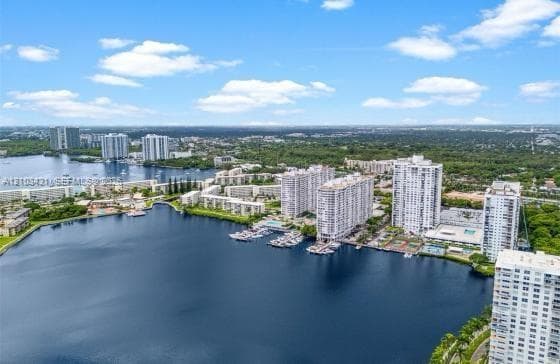 DEL PRADO MARINA · #702 in Aventura - Photo 2