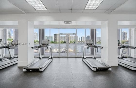 DEL PRADO MARINA · #702 in Aventura - Photo 21