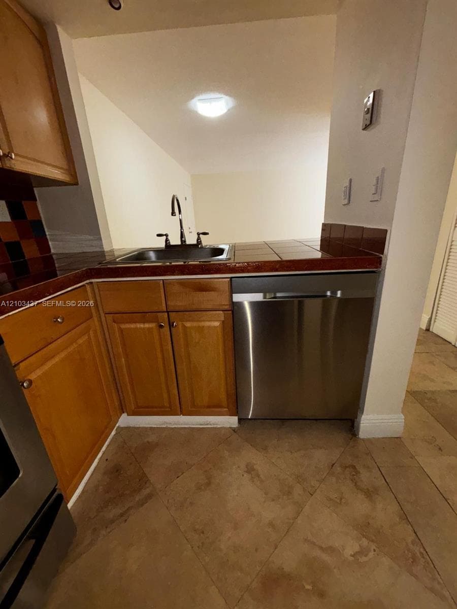 PALM GARDENS CONDO · #208 in Miami - Photo 5