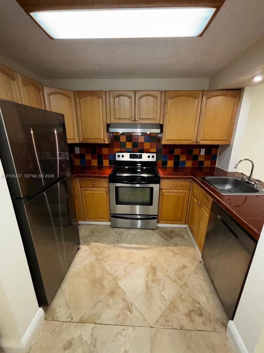 PALM GARDENS CONDO · #208 in Miami - Photo 4