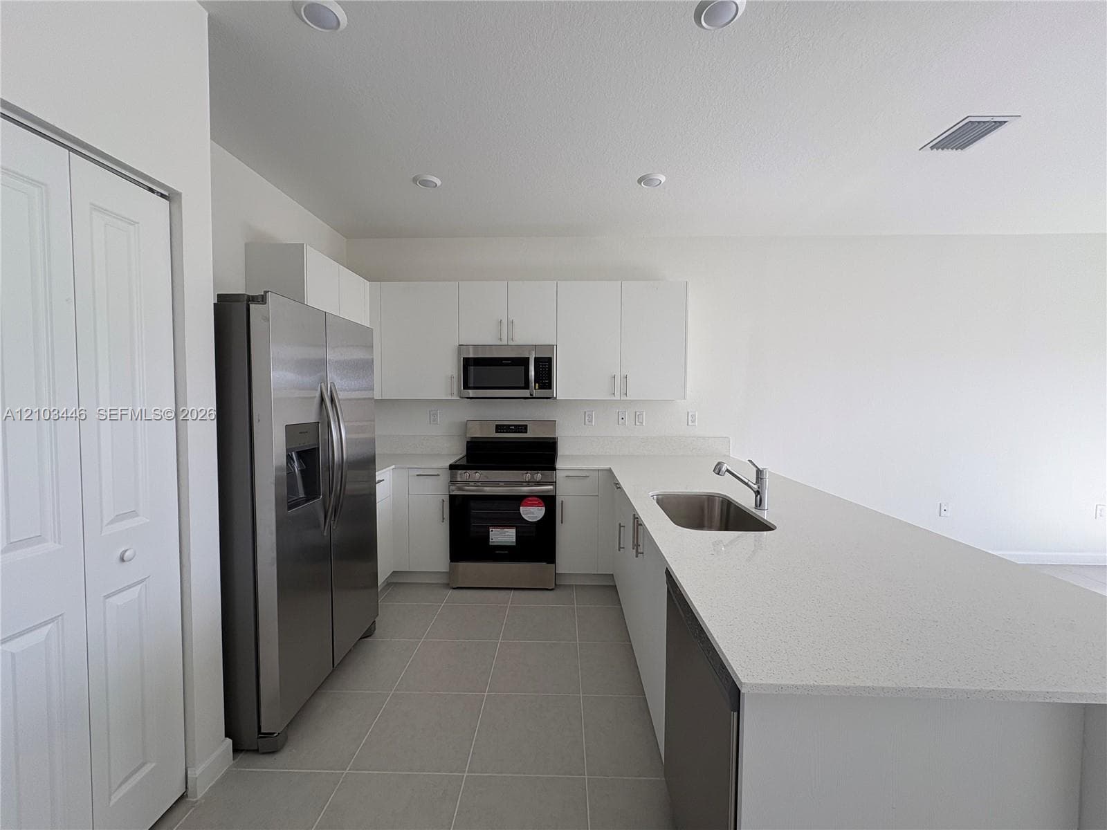 2558 SE 29th St #2558 photo 4