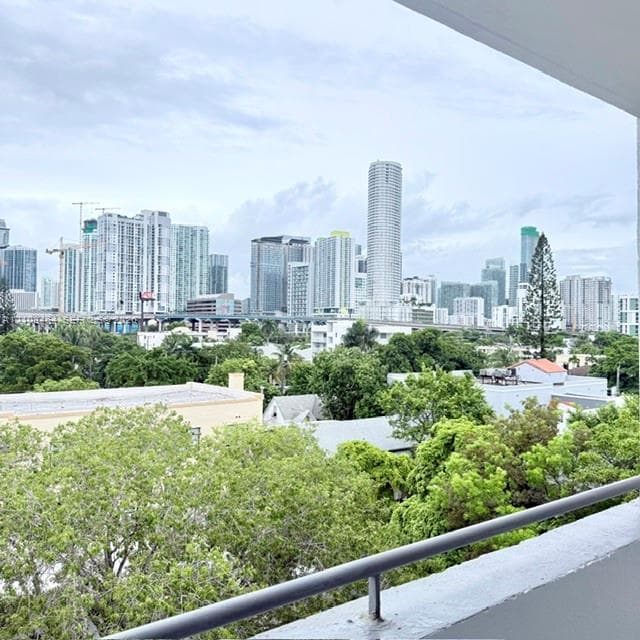 RIOPLAZA CONDOMINIUM SOUT · #603 in Miami - Photo 10