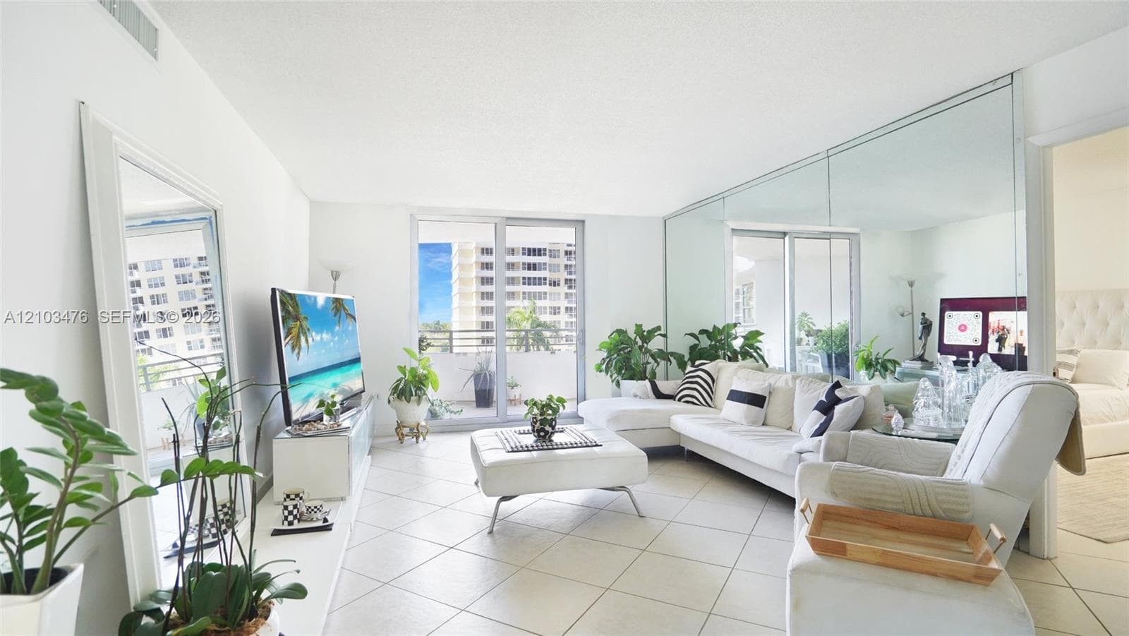 Oceanside Plaza · #6T in Miami Beach - Photo 1