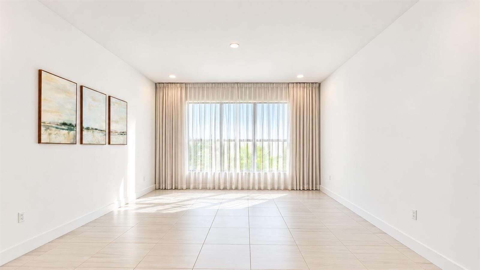 Living Area Vacant