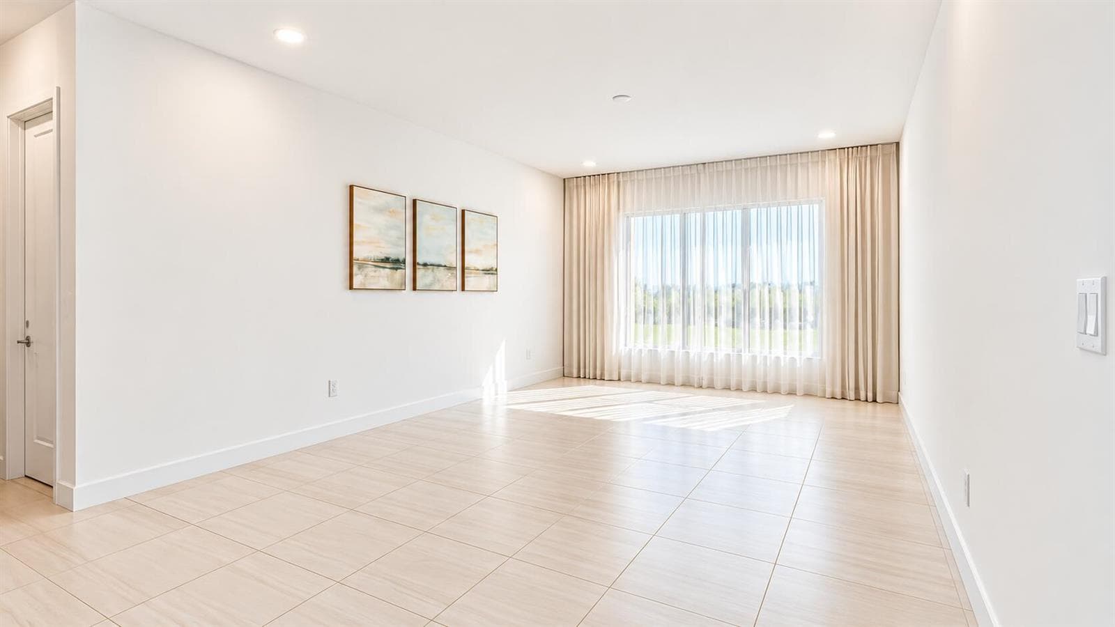 Living Area vacant