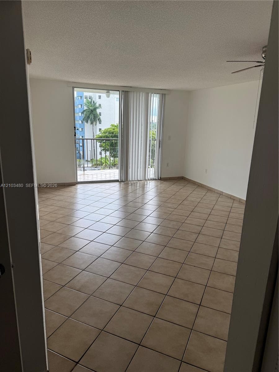 HALF MOON TOWERS CONDO · #604 in Miami - Photo 2
