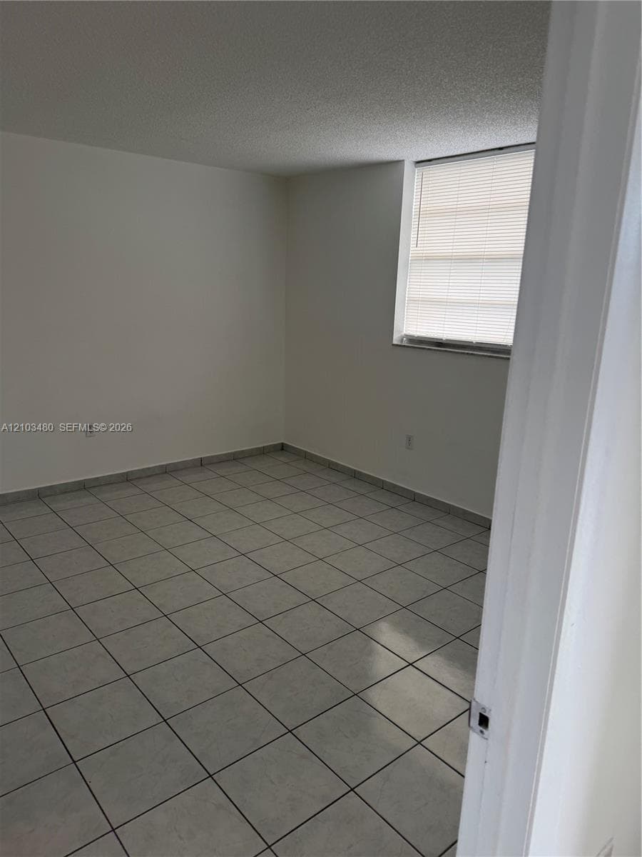 HALF MOON TOWERS CONDO · #604 in Miami - Photo 18