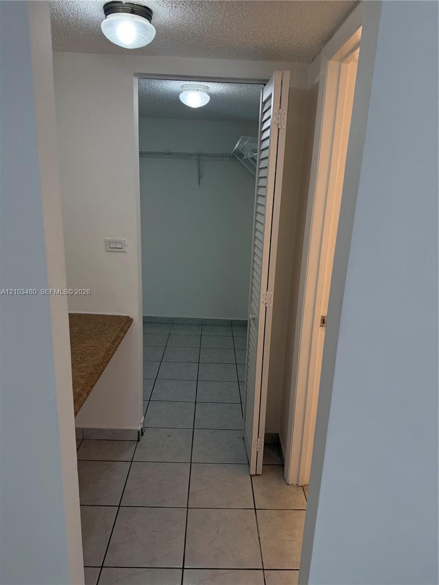 HALF MOON TOWERS CONDO · #604 in Miami - Photo 15