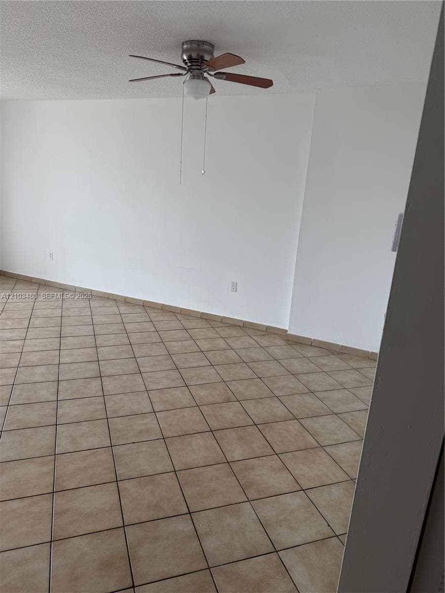 HALF MOON TOWERS CONDO · #604 in Miami - Photo 4