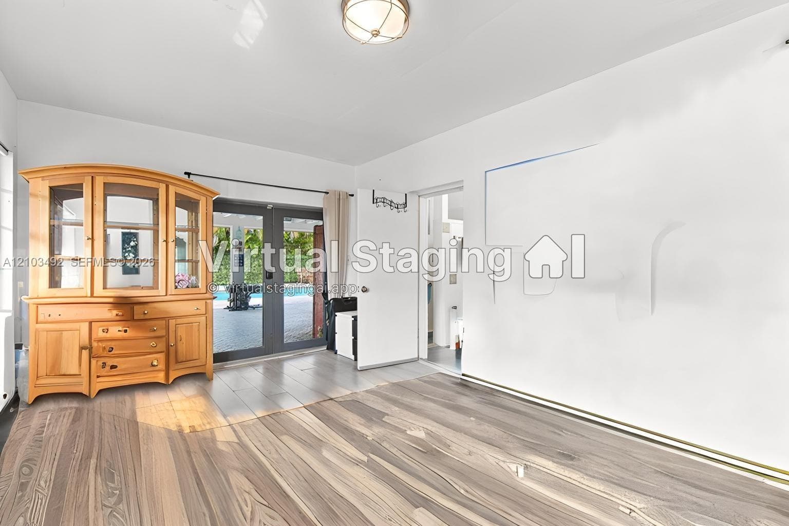208 Iroquois St photo 13
