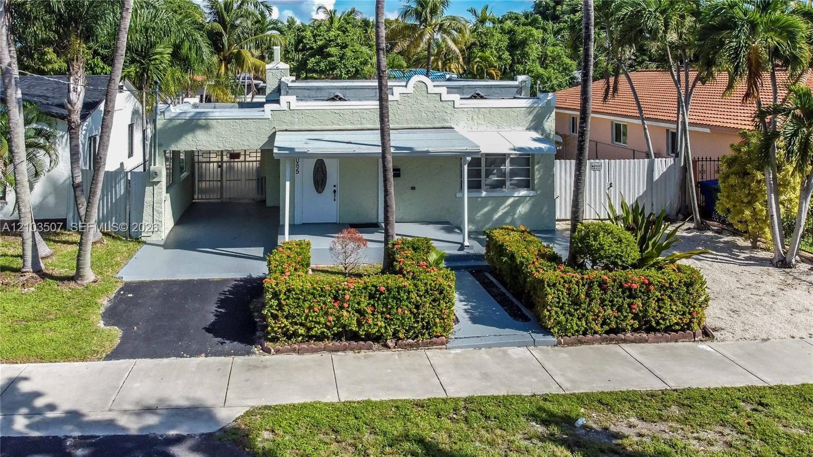 3085 NW 3rd St photo 2