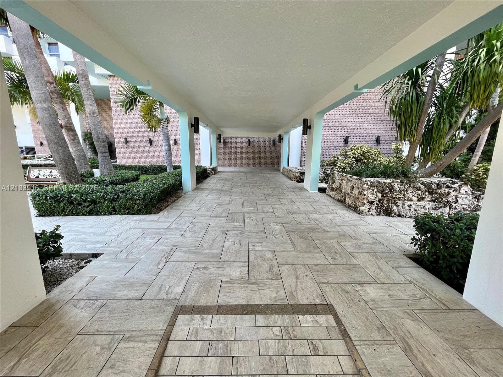 Triton Tower · #931 in Miami Beach - Photo 19