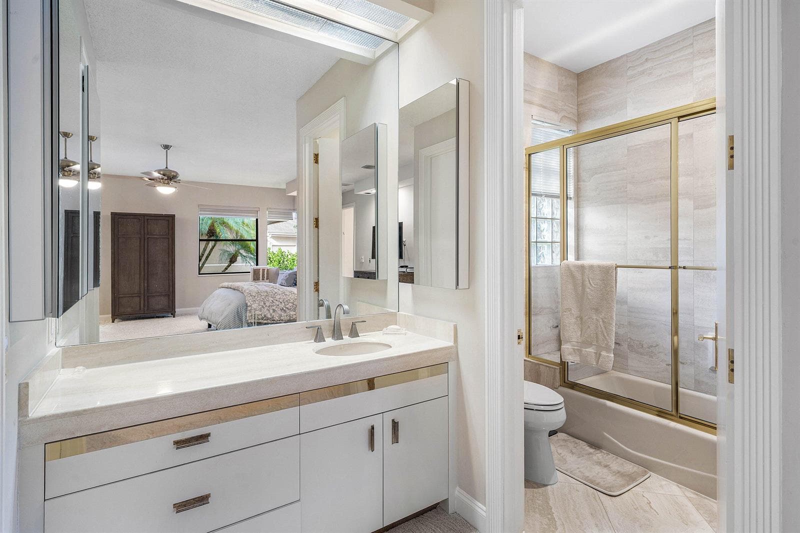 Guest bath 1