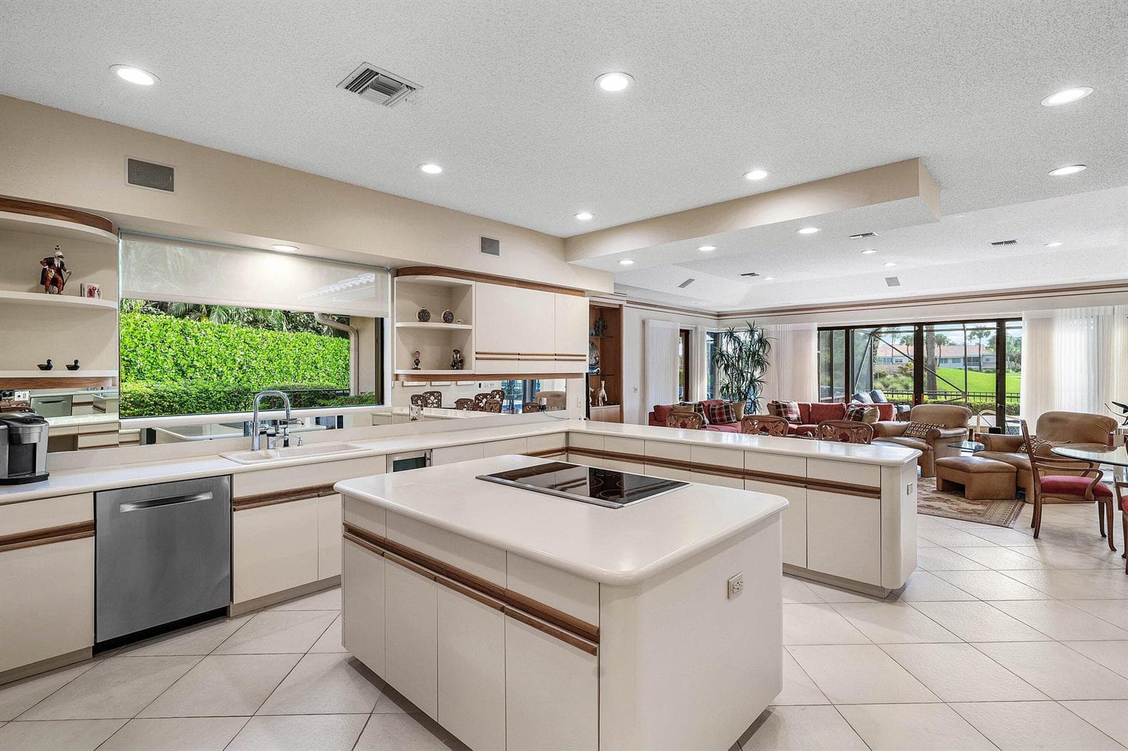 Open kitchen