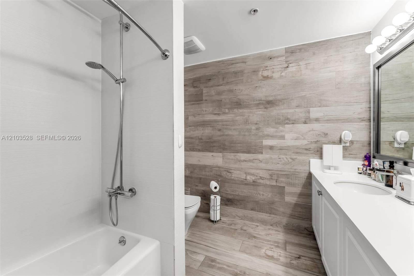 2nd Bathroom