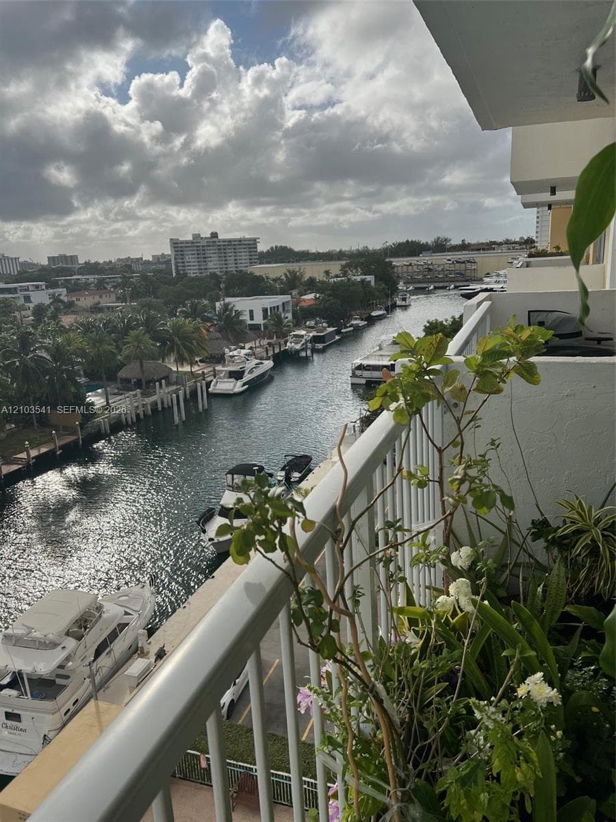 KEYSTONE TOWERS CONDO · #707 in North Miami - Photo 11