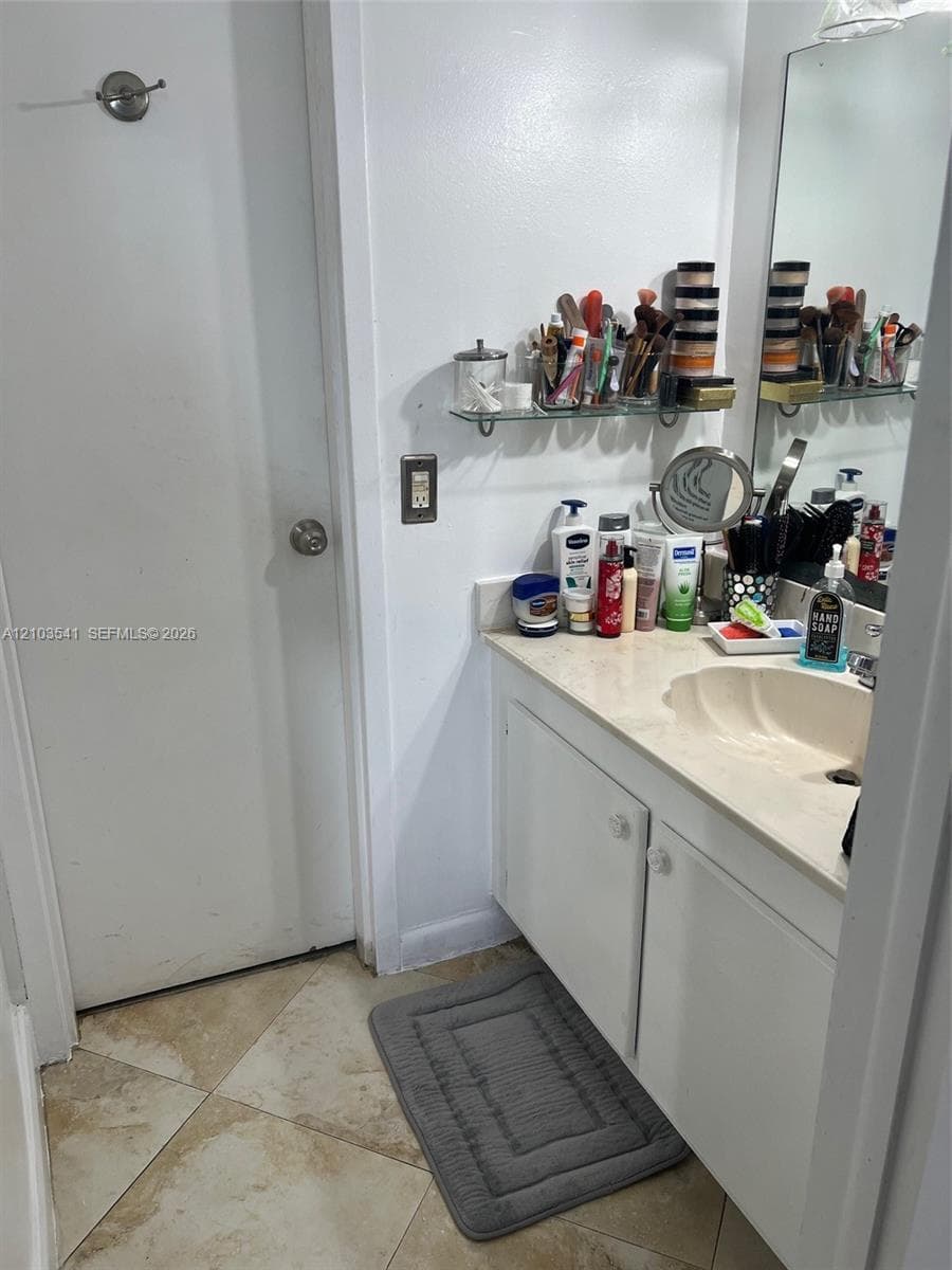 KEYSTONE TOWERS CONDO · #707 in North Miami - Photo 8