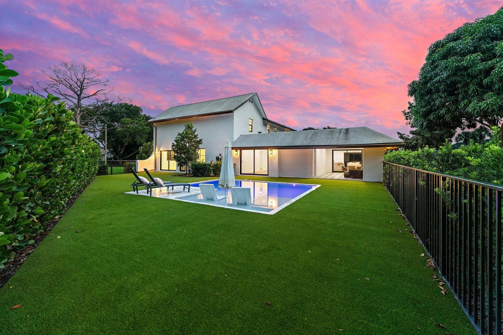 Pool & Side Yard