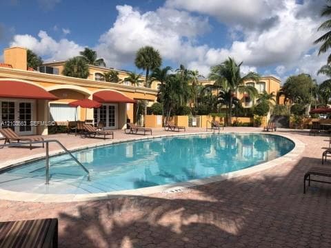 VENETIAN GARDENS · #N207 in Hialeah - Photo 2