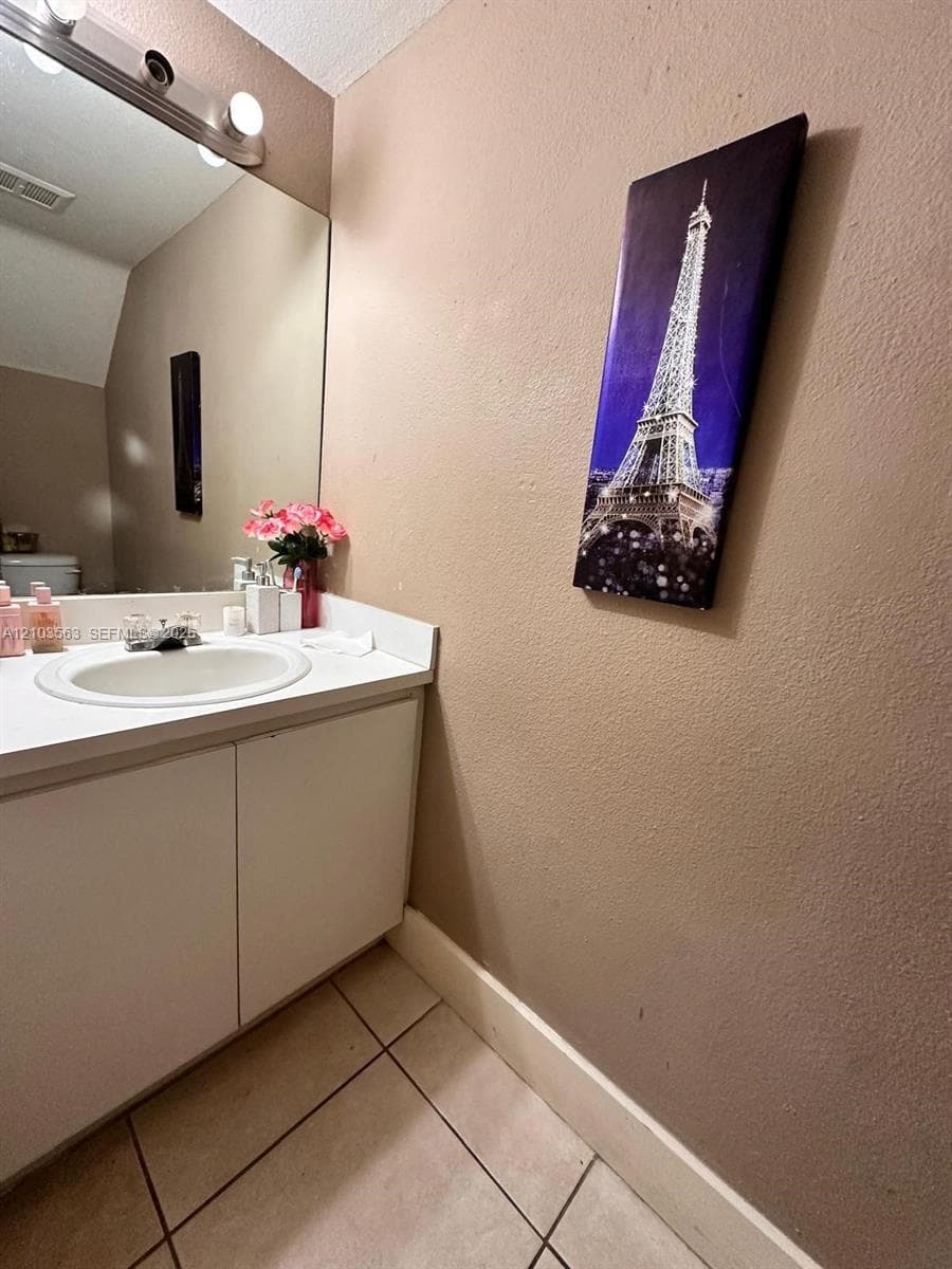 VENETIAN GARDENS · #N207 in Hialeah - Photo 14