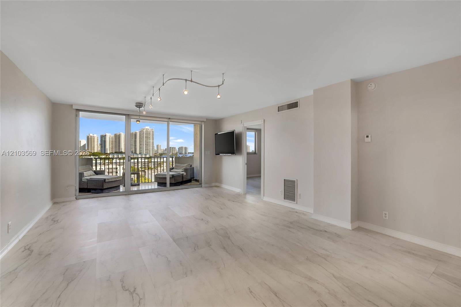 Coral Isle East Condo · #904 in North Miami Beach - Photo 2
