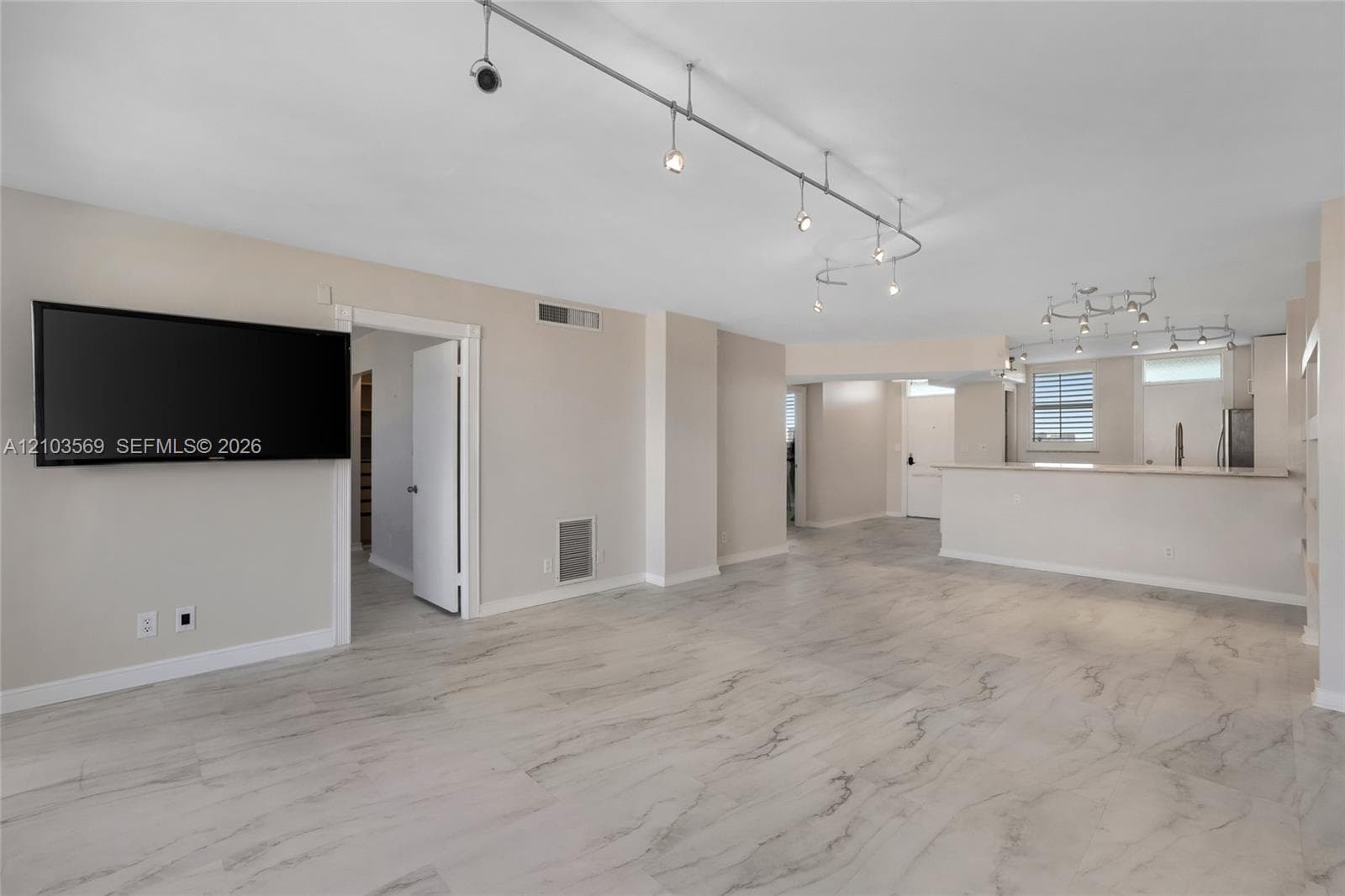 Coral Isle East Condo · #904 in North Miami Beach - Photo 6