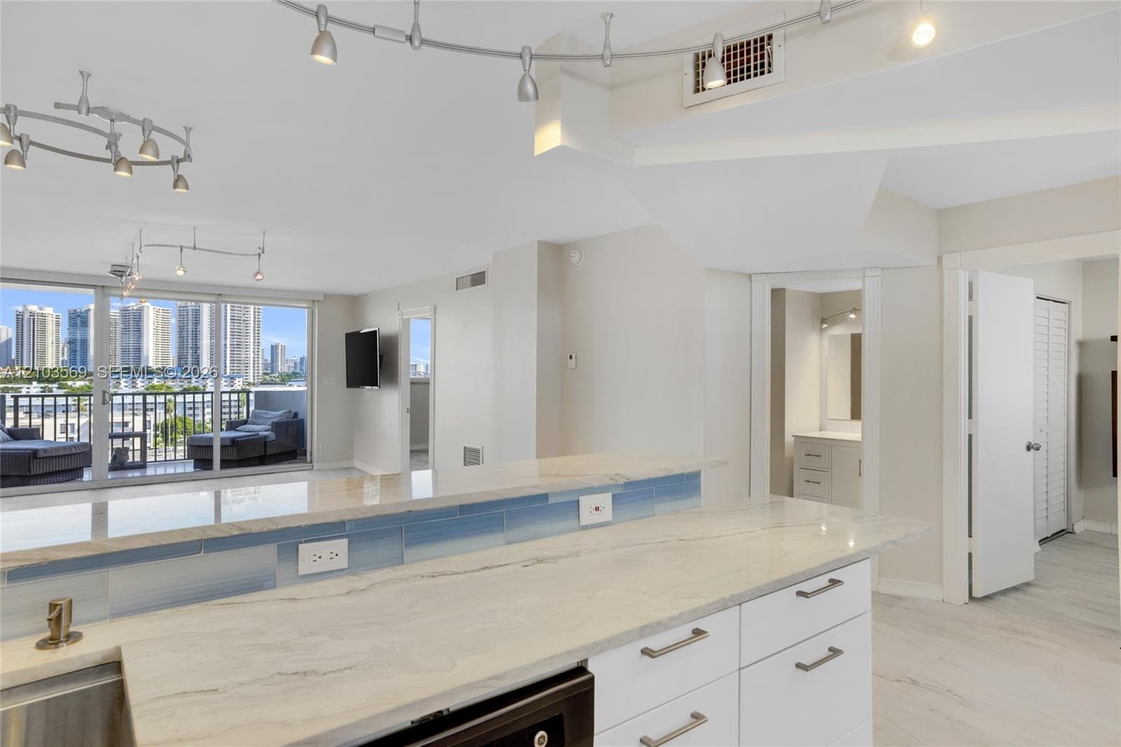 Coral Isle East Condo · #904 in North Miami Beach - Photo 14