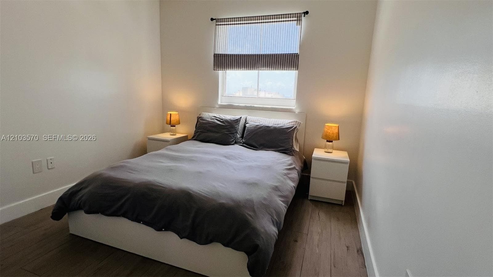 bedroom2 with queen bed