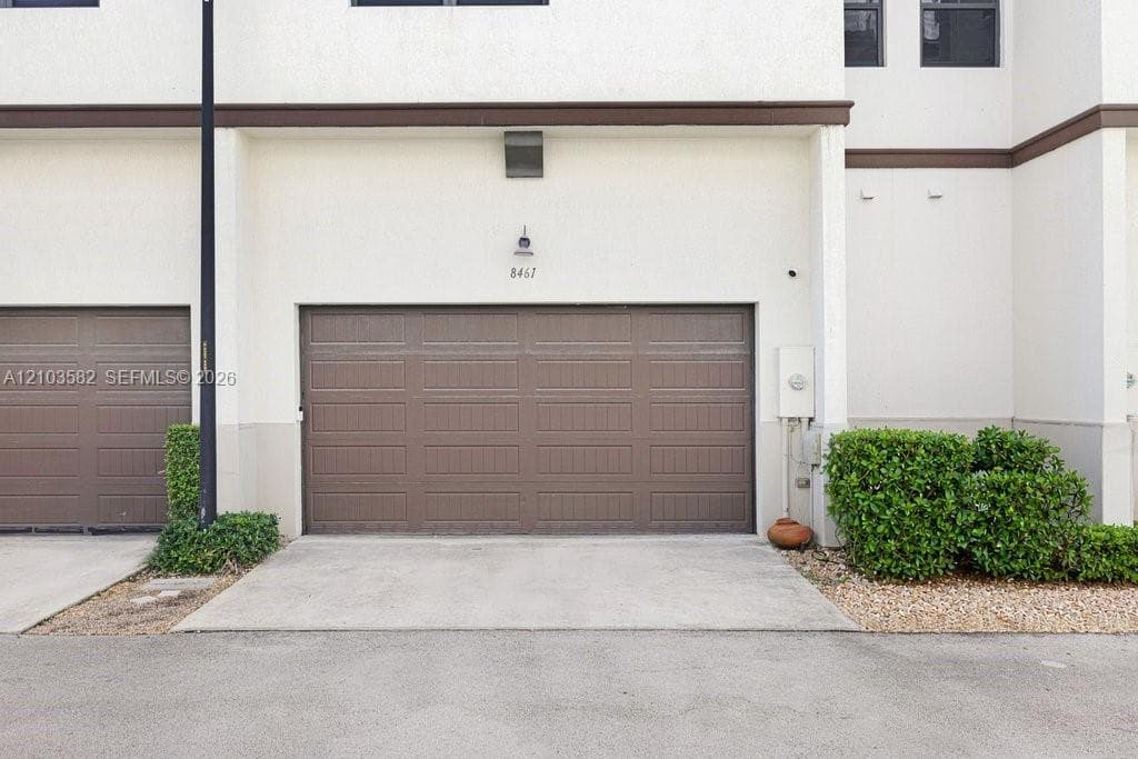 8461 NW 51st Ter photo 9