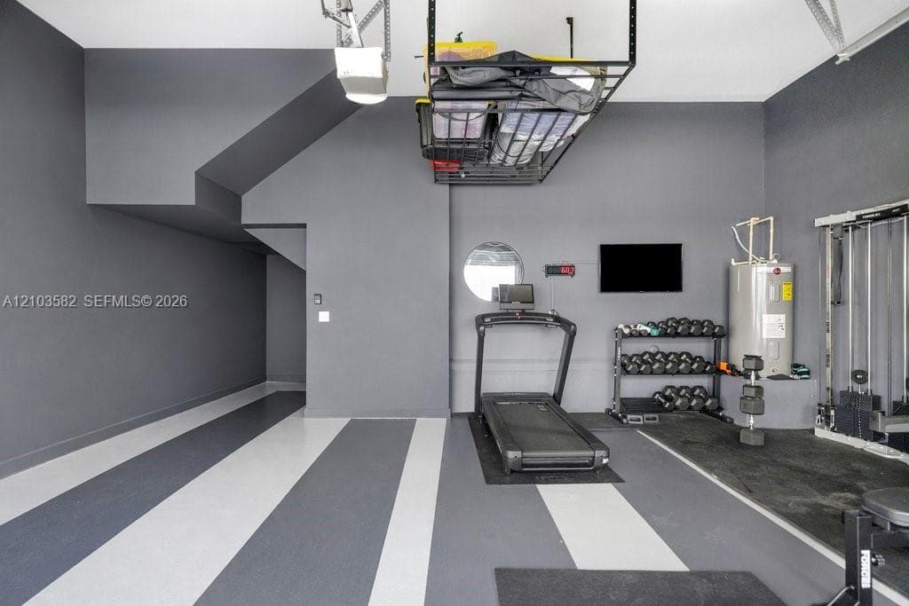 GARAGE / GYM