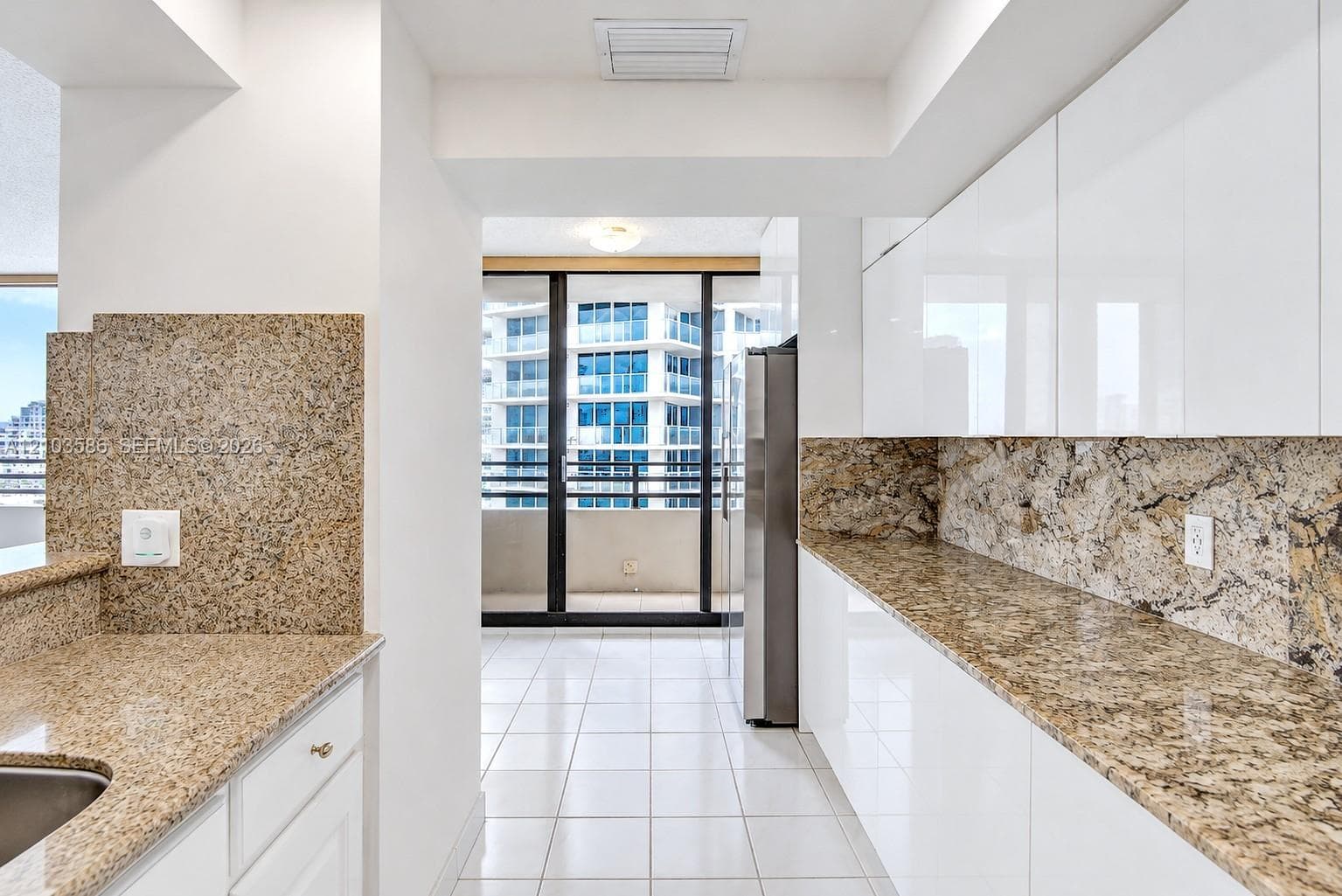 ALEXANDER TOWERS CONDO · #905 in Hollywood - Photo 9