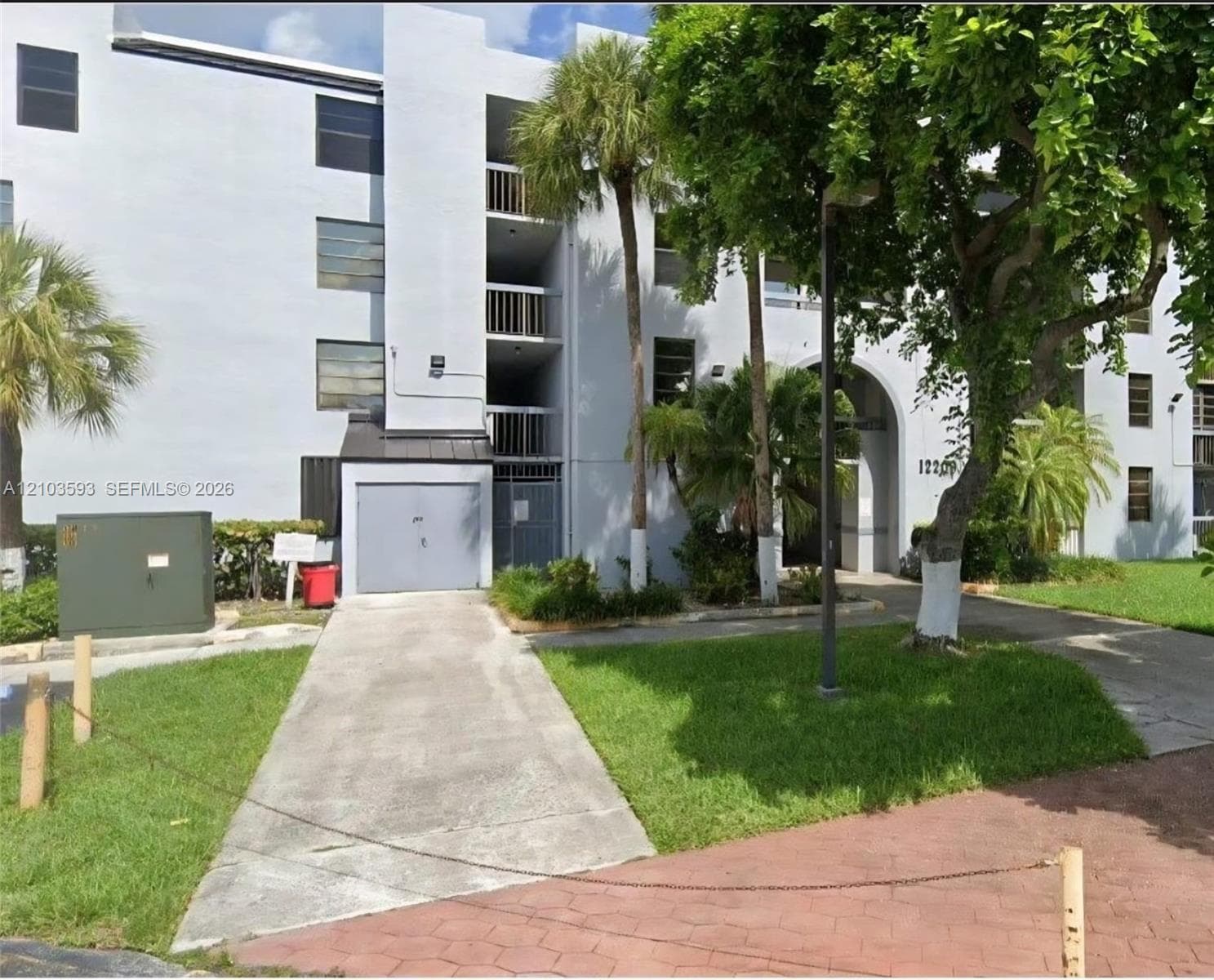 VISTA DEL LAGO CONDO PH I · #1304 in Miami - Photo 1