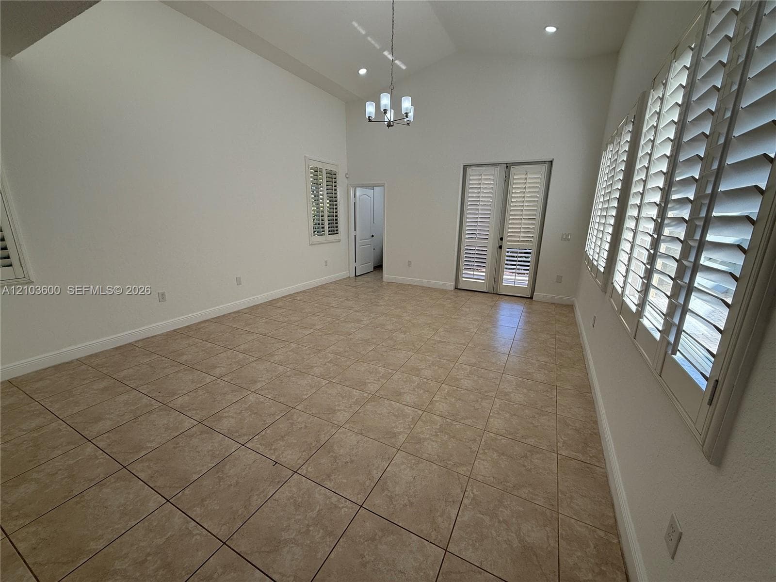 2250 SE 19th Ave photo 12