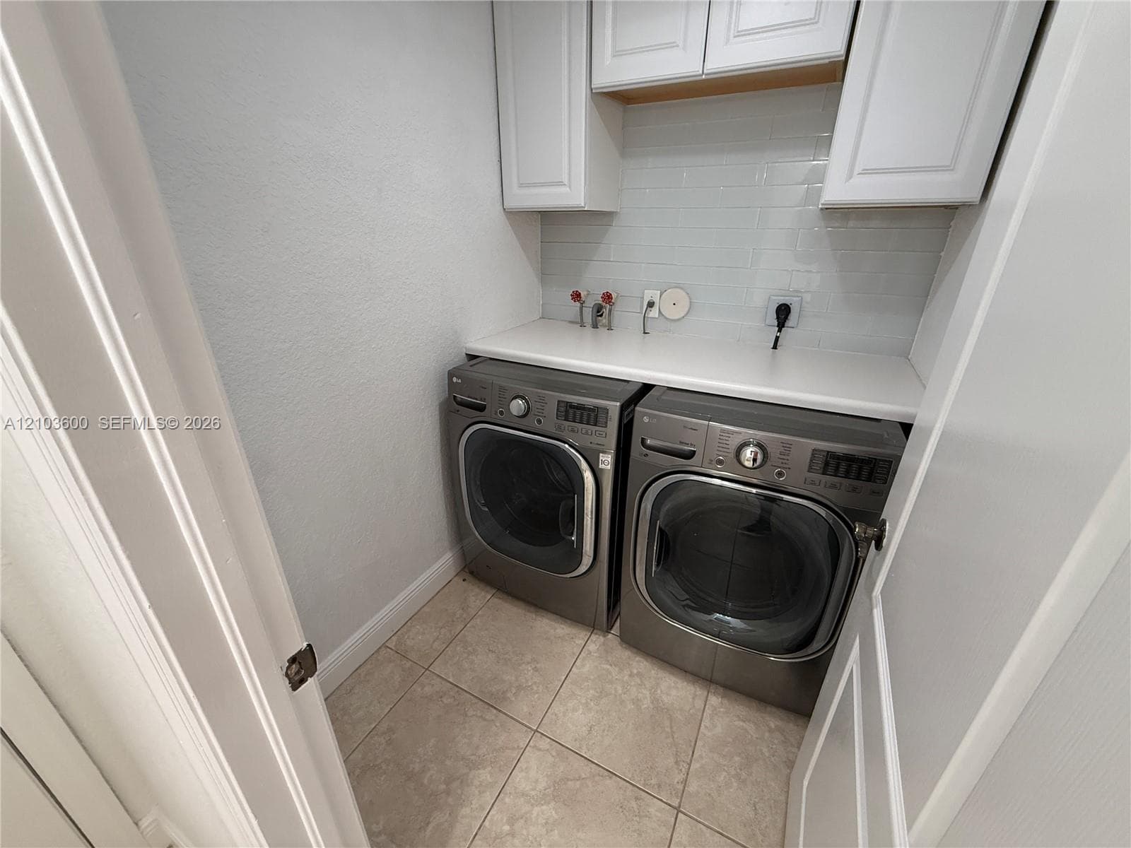 2250 SE 19th Ave photo 20