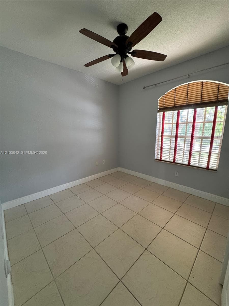 16220 SW 91st Ct photo 5