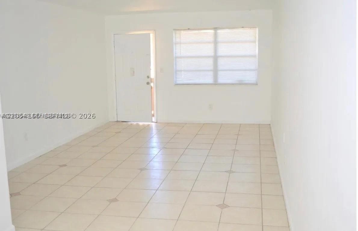 BISCAYNE PARK TERRACE CON · #135019 in Miami - Photo 2